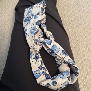 Cute headband, blue and white
